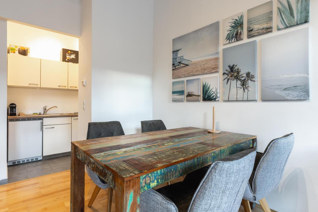 וינה Cozy Apartment Steps Away From Subway Station מראה חיצוני תמונה