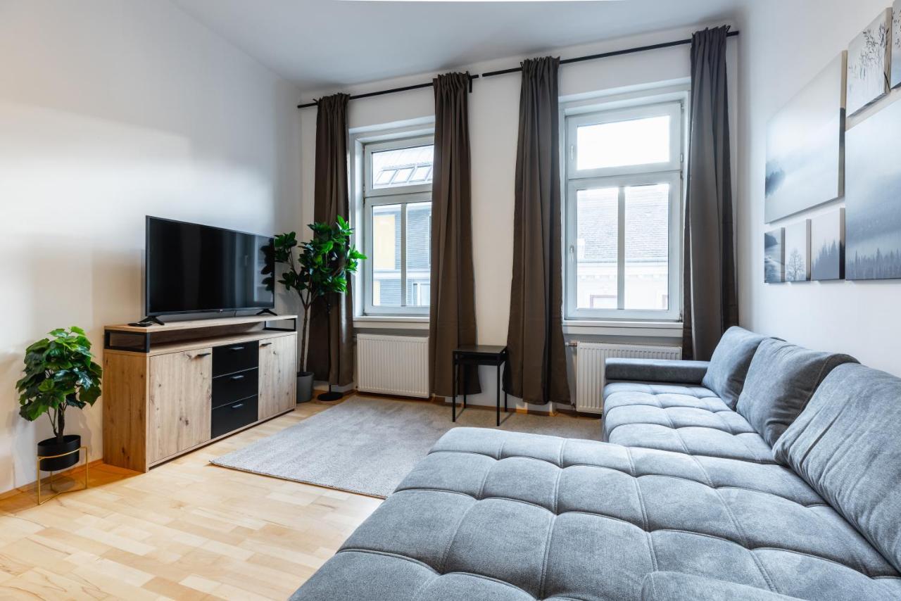 וינה Cozy Apartment Steps Away From Subway Station מראה חיצוני תמונה